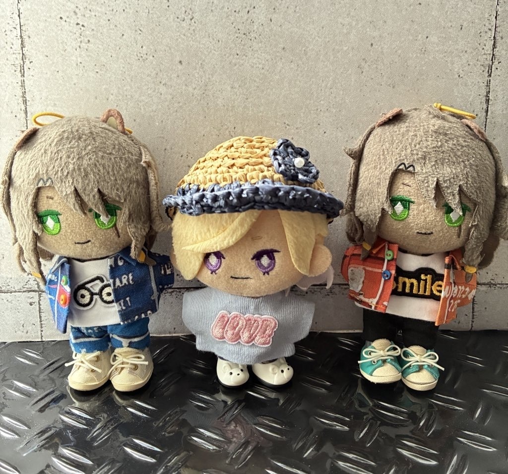 夜空シャツと貨物コンテナシャツ