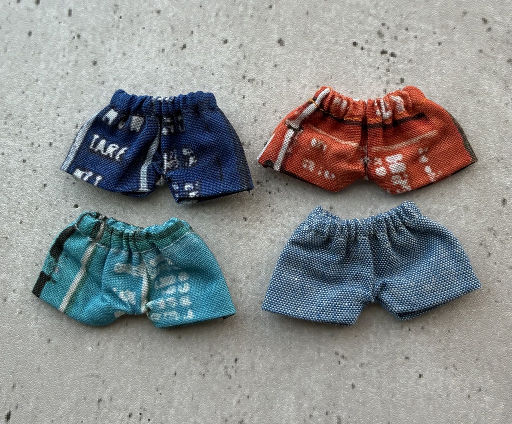 夜空シャツと貨物コンテナシャツ