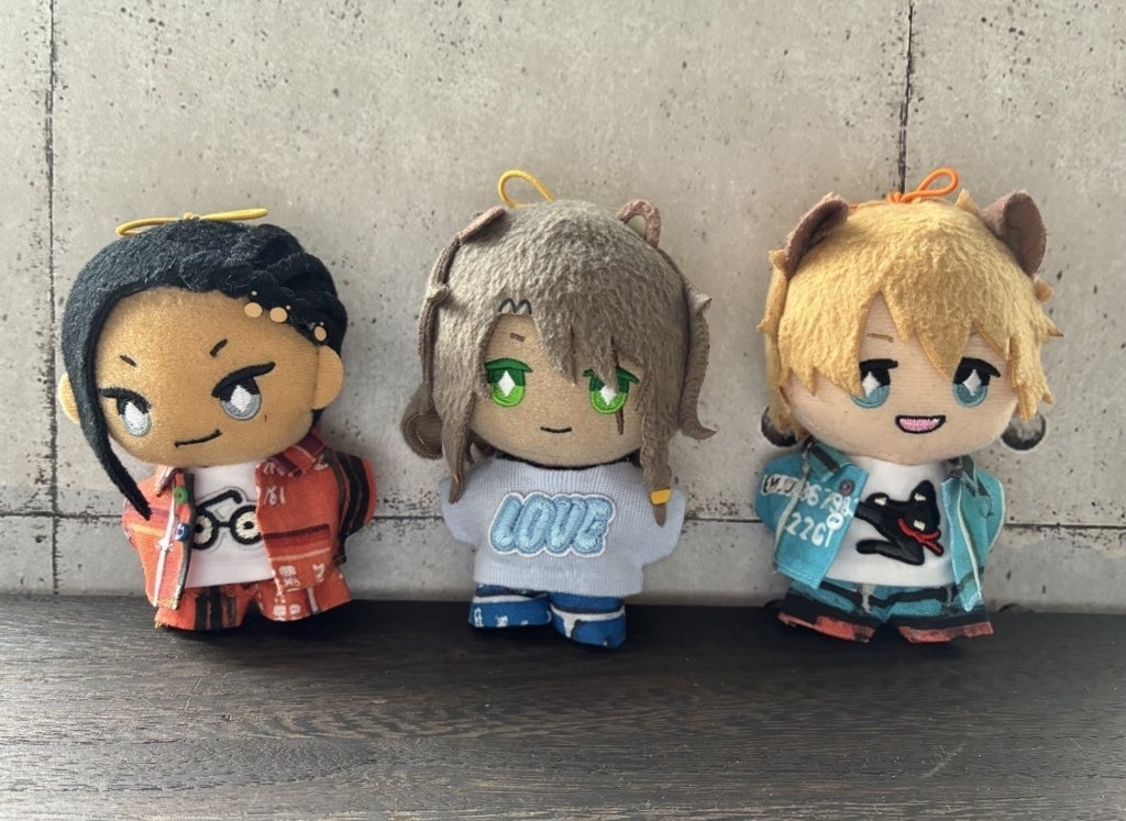 夜空シャツと貨物コンテナシャツ