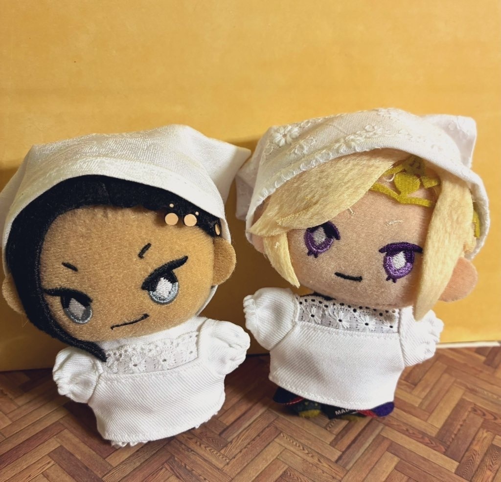 割烹着と三角巾セットとスヌード2個セット、そしてニット帽