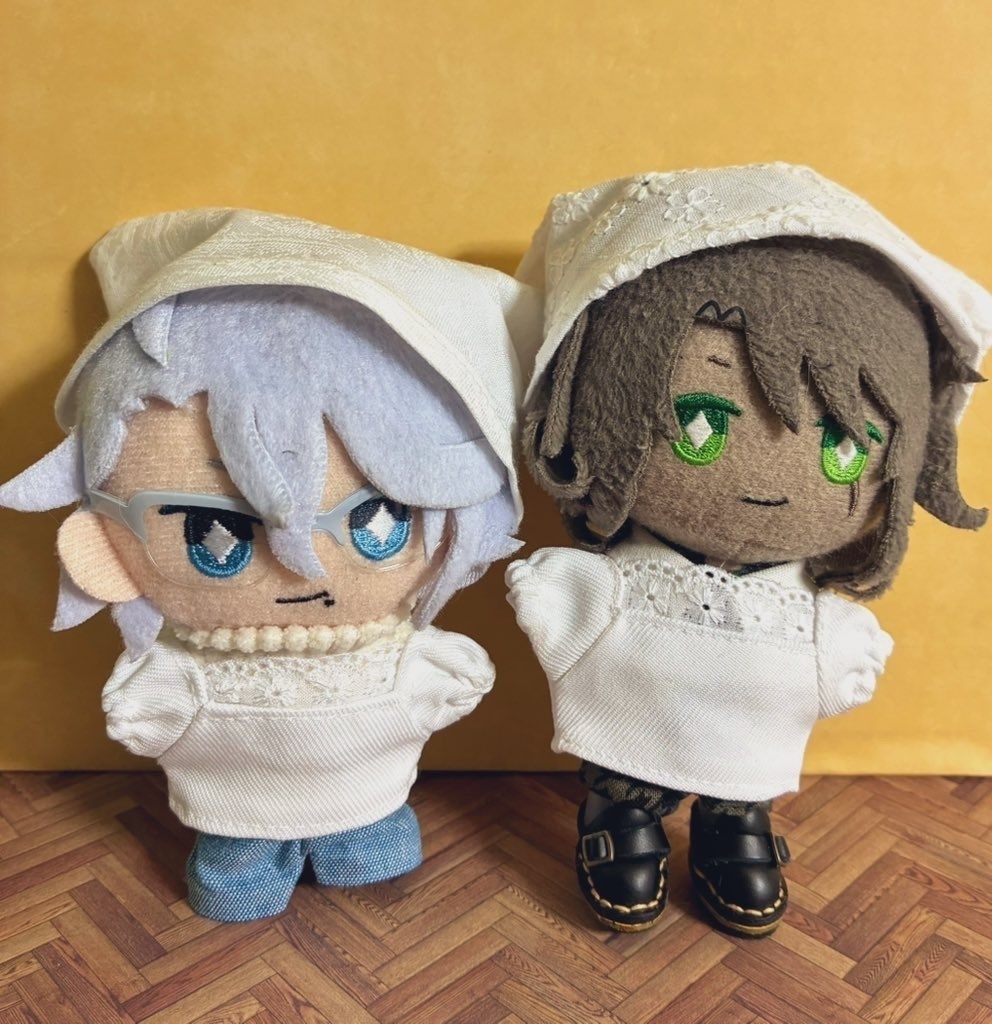 割烹着と三角巾セットとスヌード2個セット、そしてニット帽