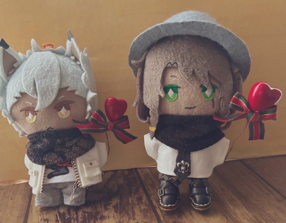 割烹着と三角巾セットとスヌード2個セット、そしてニット帽