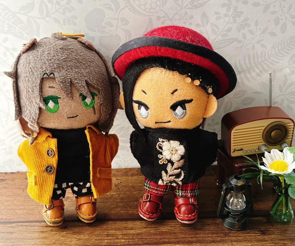 フラワーハイネックとシンプルハイネック