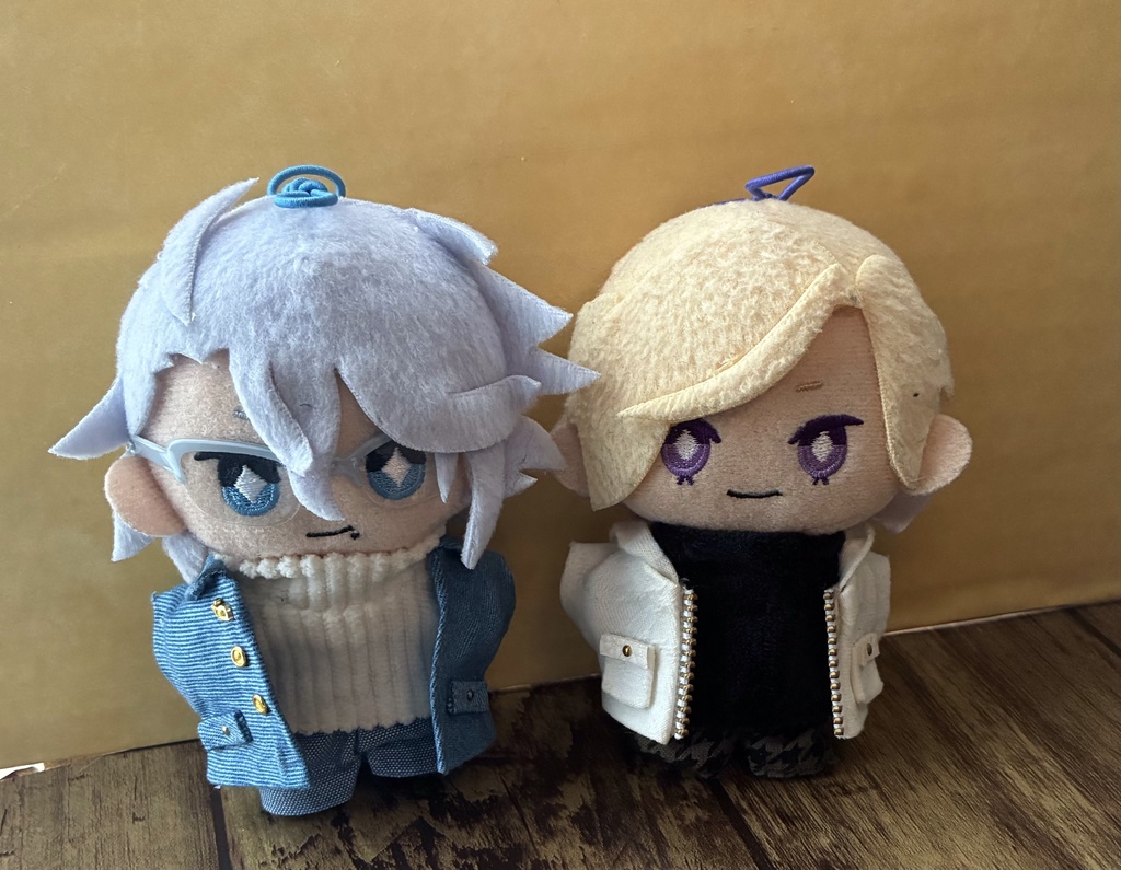 フラワーハイネックとシンプルハイネック