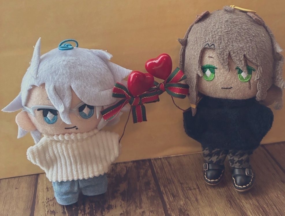 フラワーハイネックとシンプルハイネック