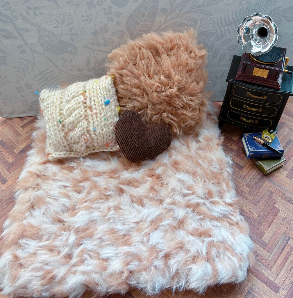 ラグにクッション試作品大放出