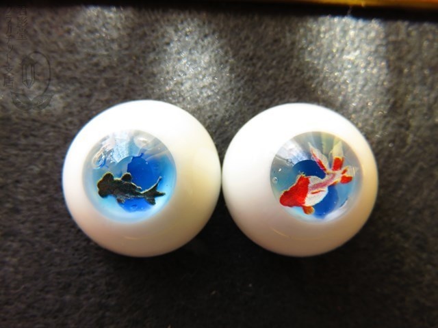 18mmレジンアイ(遊泳金魚 一粒真珠)