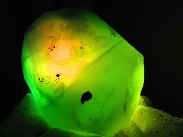 鉱物光台 オオブリ