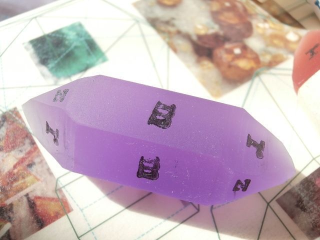 水晶結晶図消しゴム