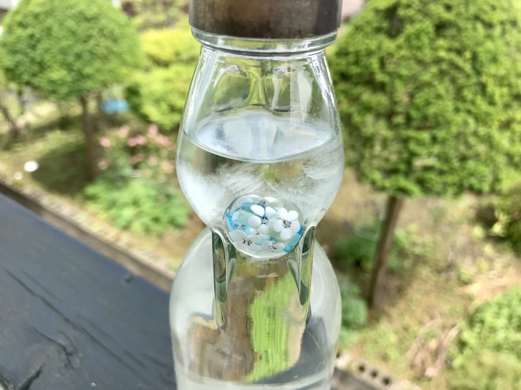 ラムネ天気管(金蓋・空色蜻蛉玉)