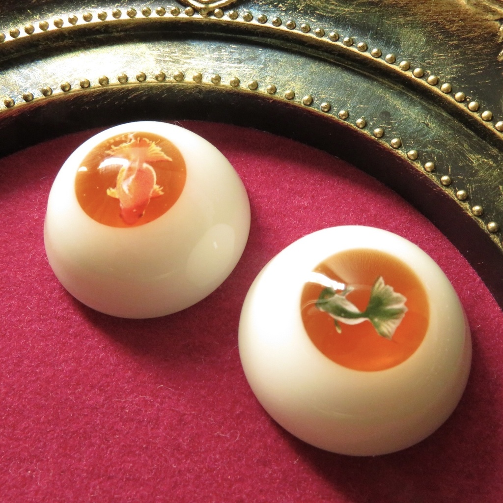 22mmレジンアイ(遊泳金魚 琥珀)