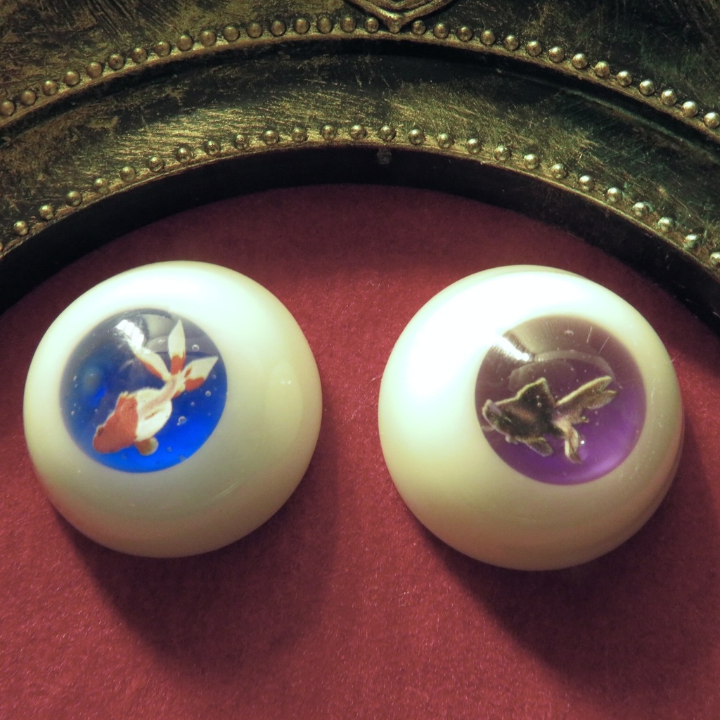 22mmレジンアイ(遊泳金魚 露草と菫)