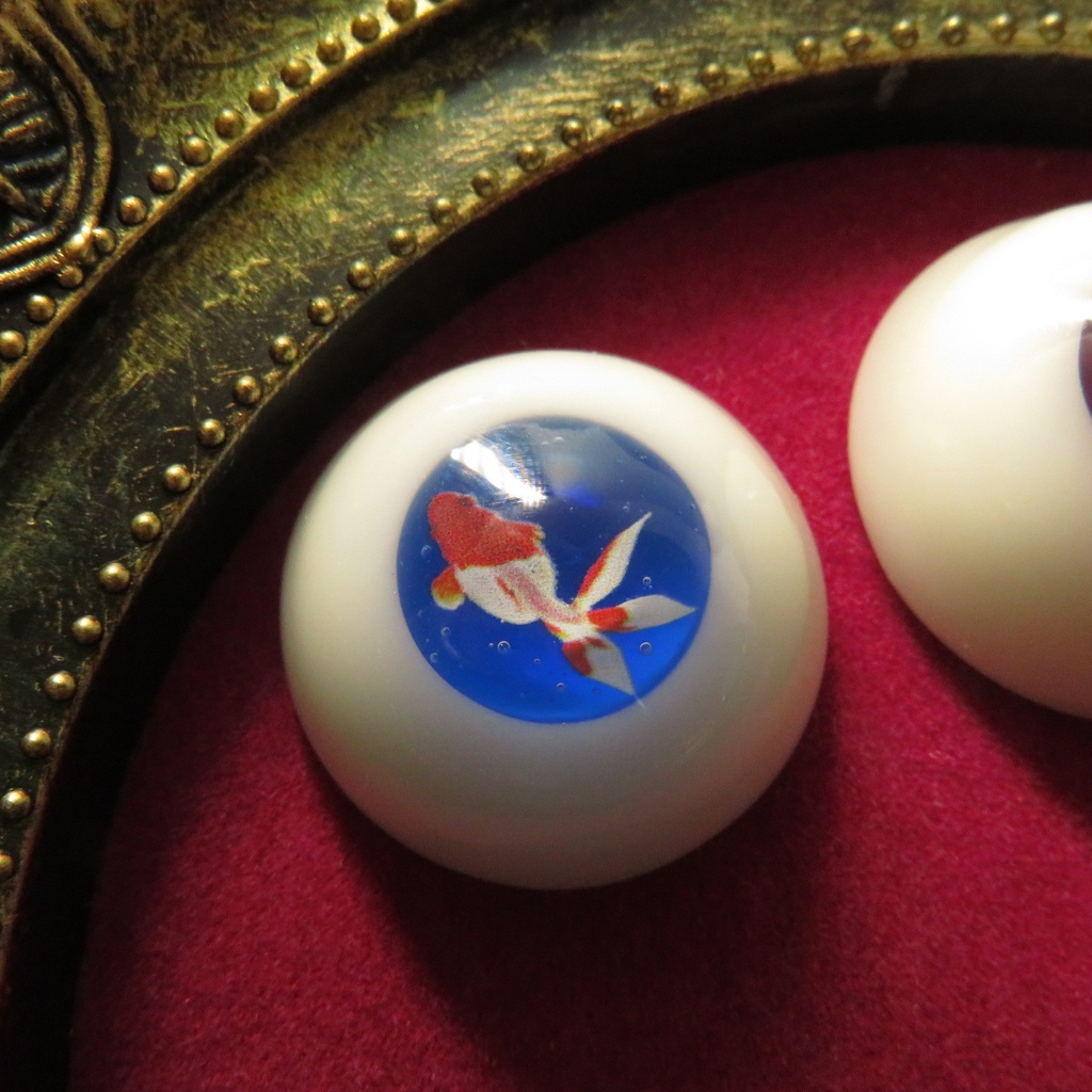 22mmレジンアイ(遊泳金魚 露草と菫)