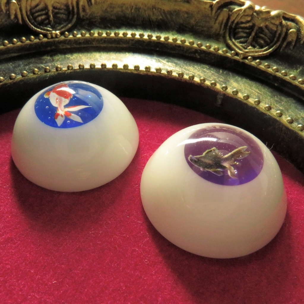 22mmレジンアイ(遊泳金魚 露草と菫)