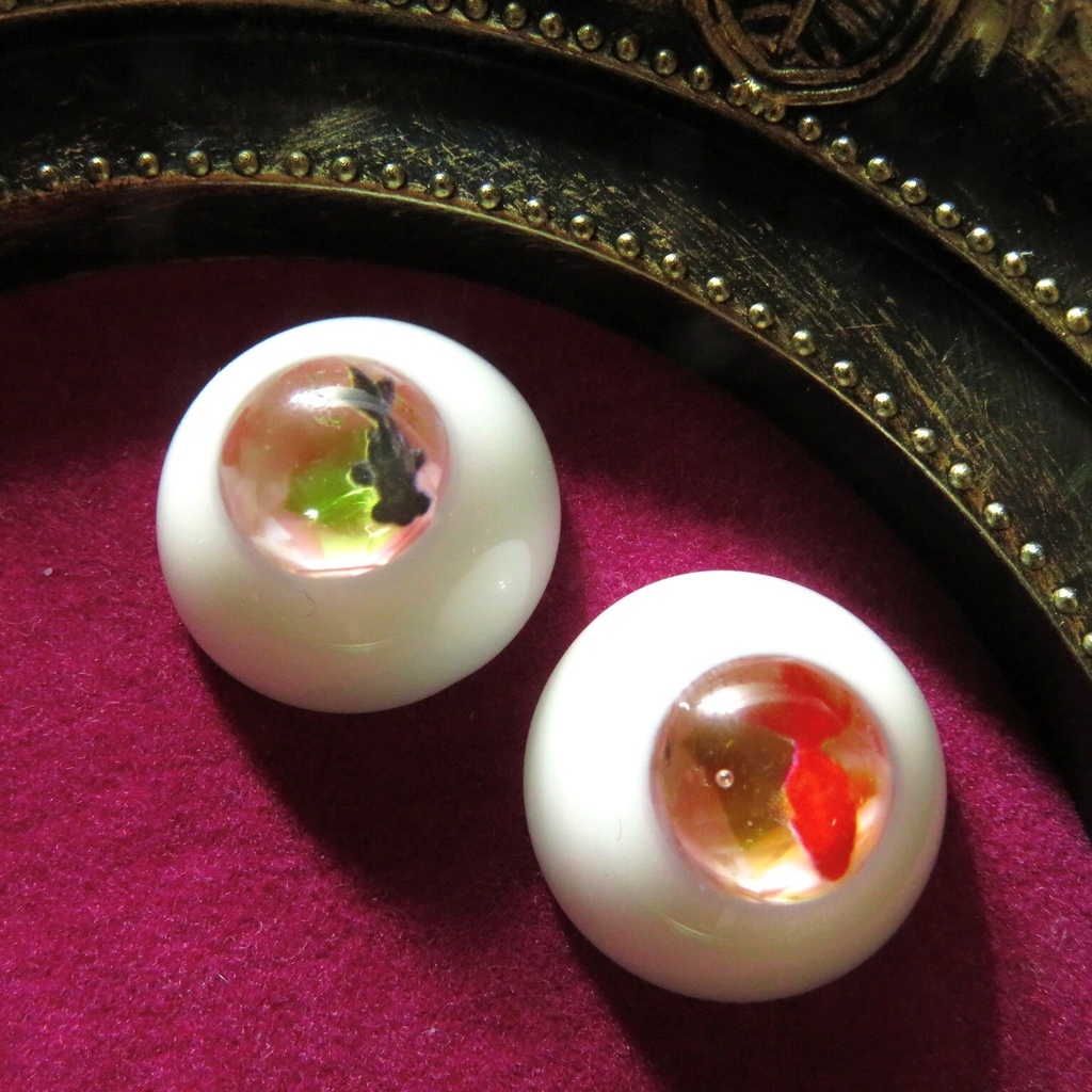 18mmレジンアイ(桜貝金魚)