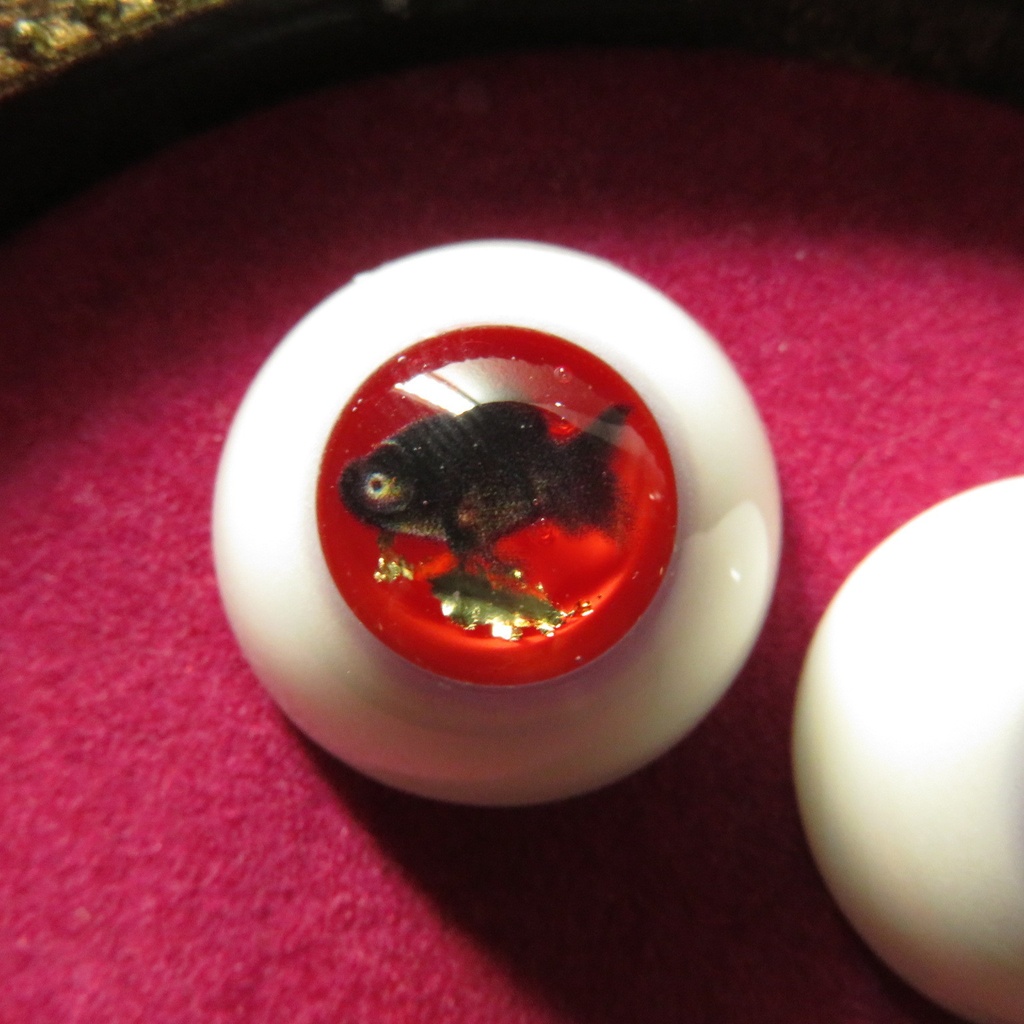 18mmレジンアイ(金箔金魚)