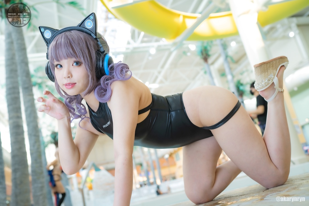 サイバーキャット、プールへいく。