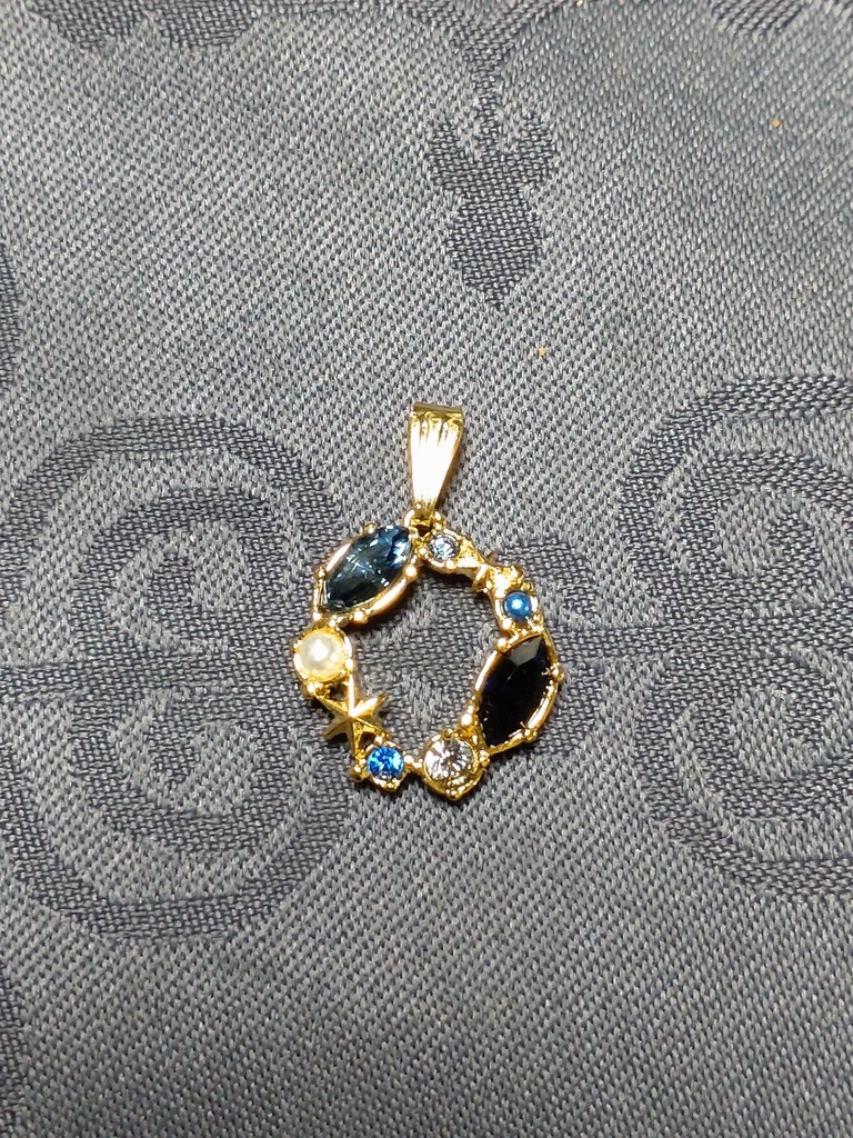 カラフルネックレス