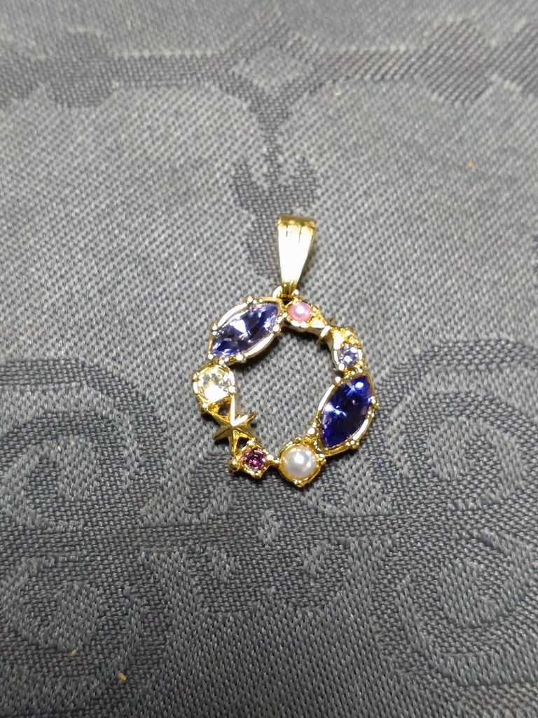 カラフルネックレス