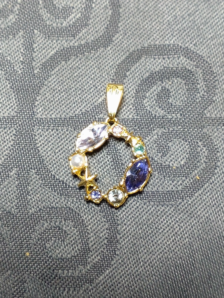 カラフルネックレス