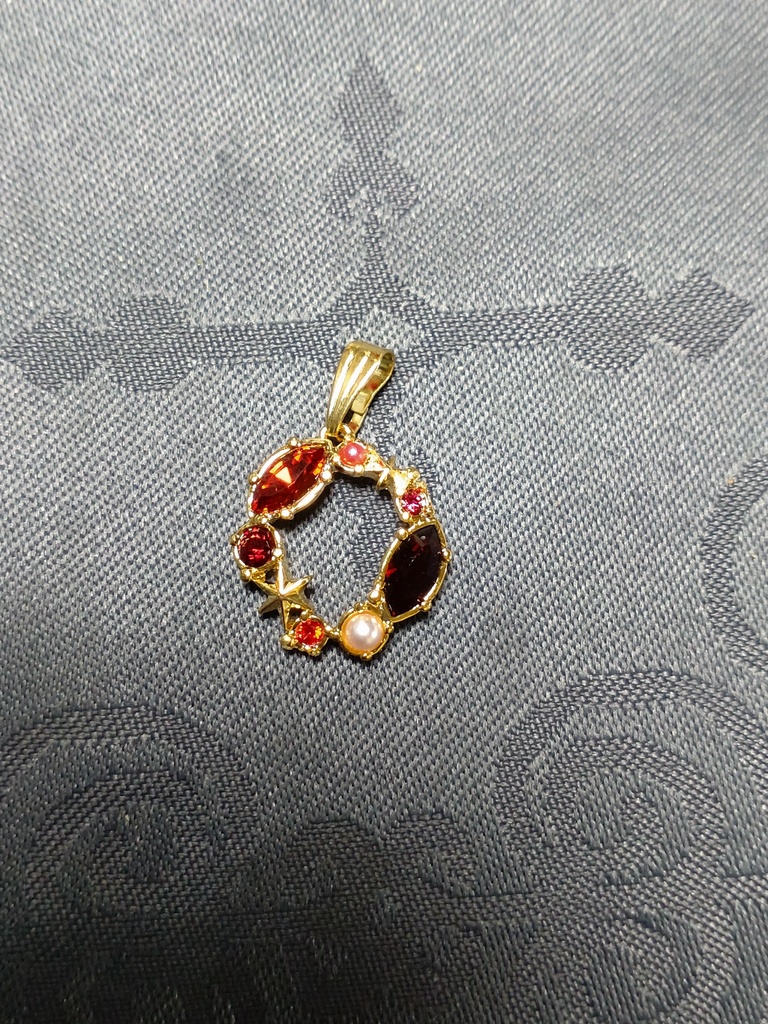 カラフルネックレス