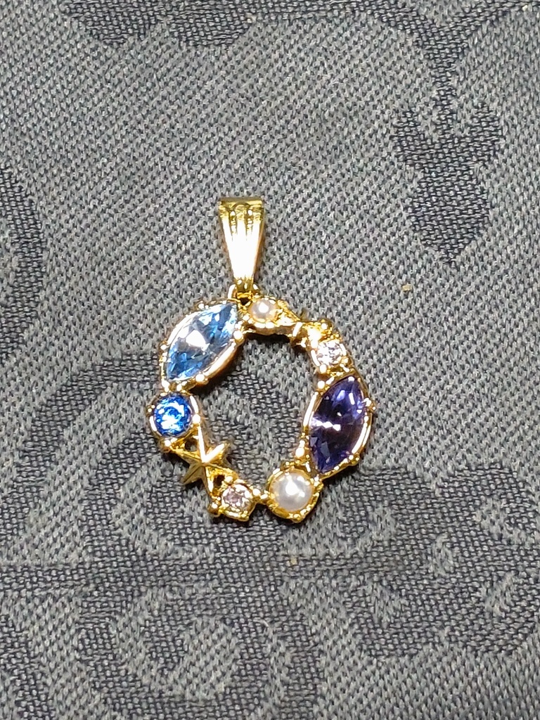 カラフルネックレス