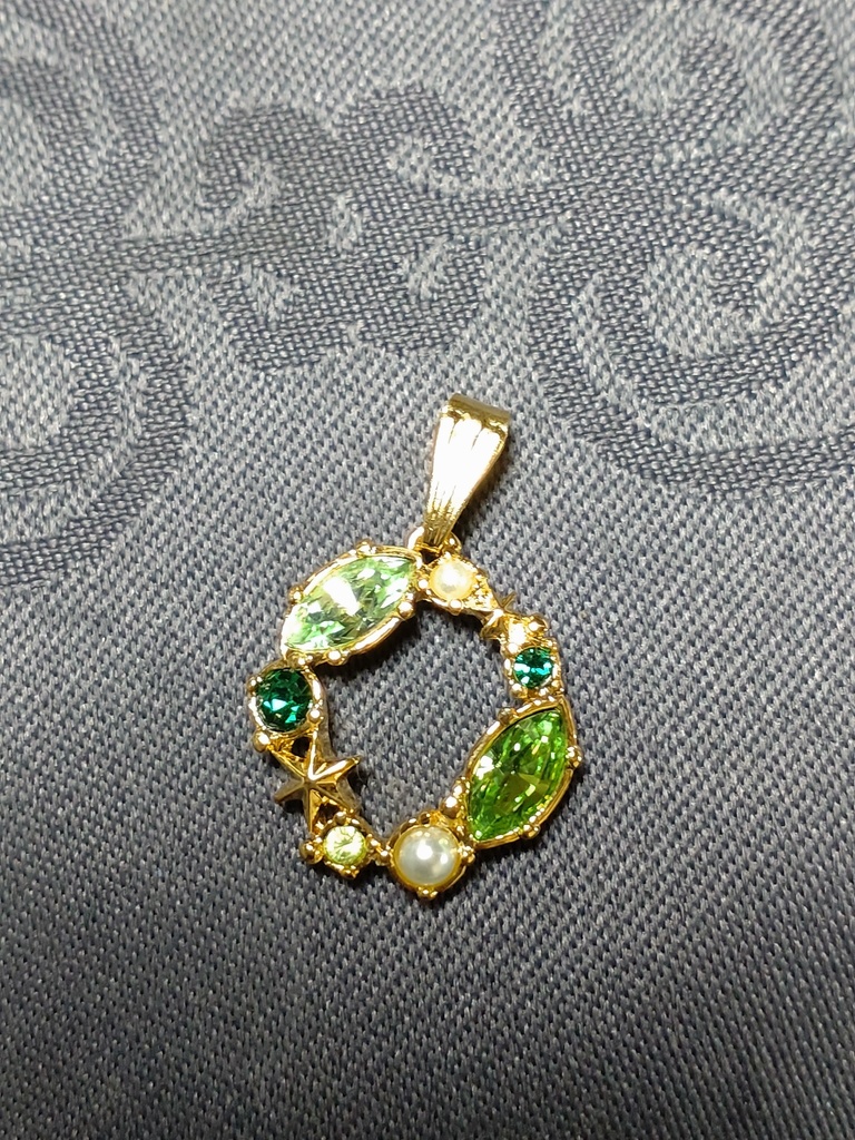 カラフルネックレス