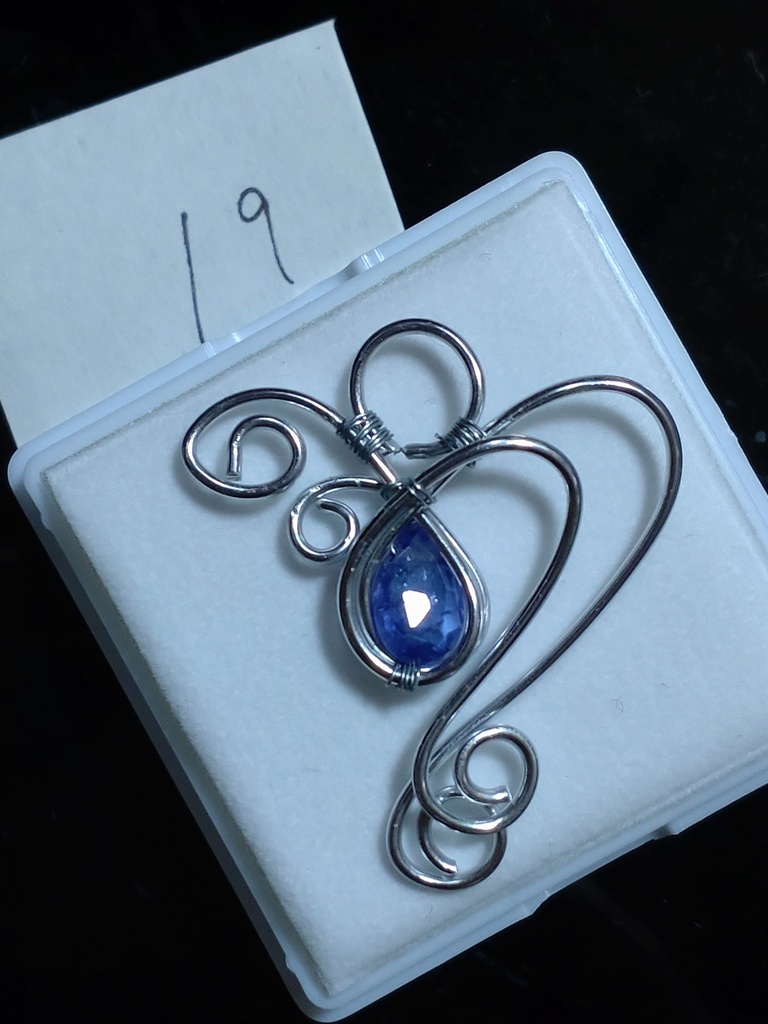 タンザナイトネックレス