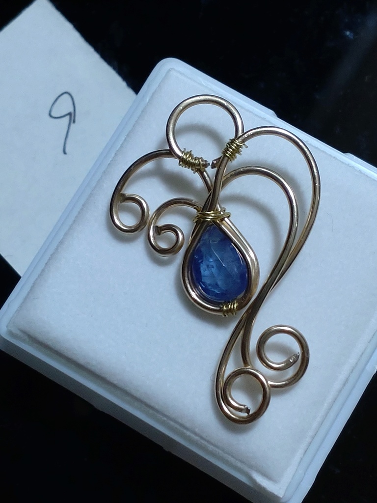 タンザナイトネックレス