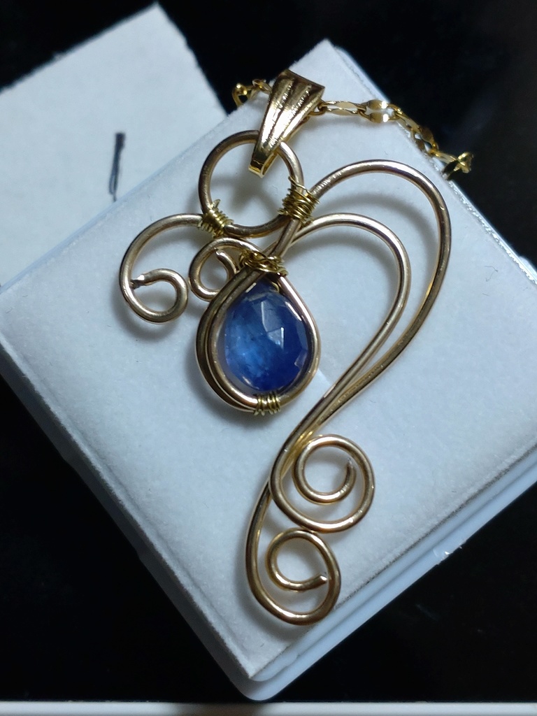 タンザナイトネックレス