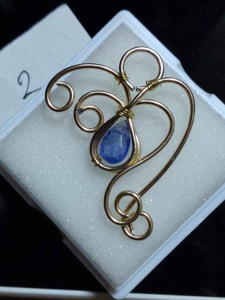 タンザナイトネックレス