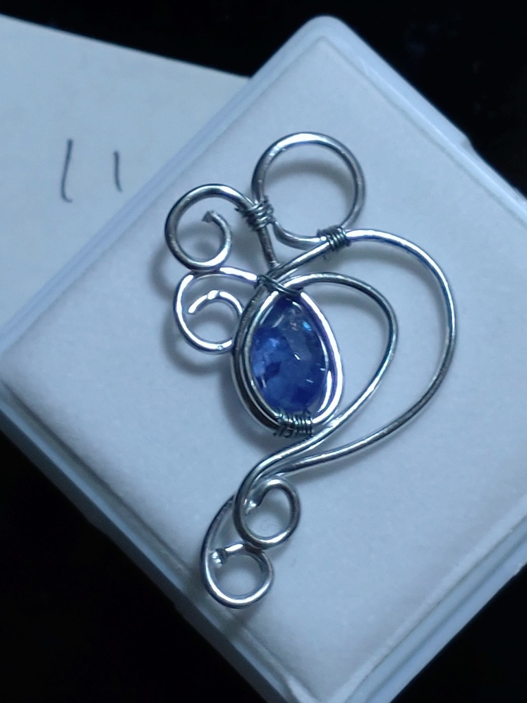 タンザナイトネックレス