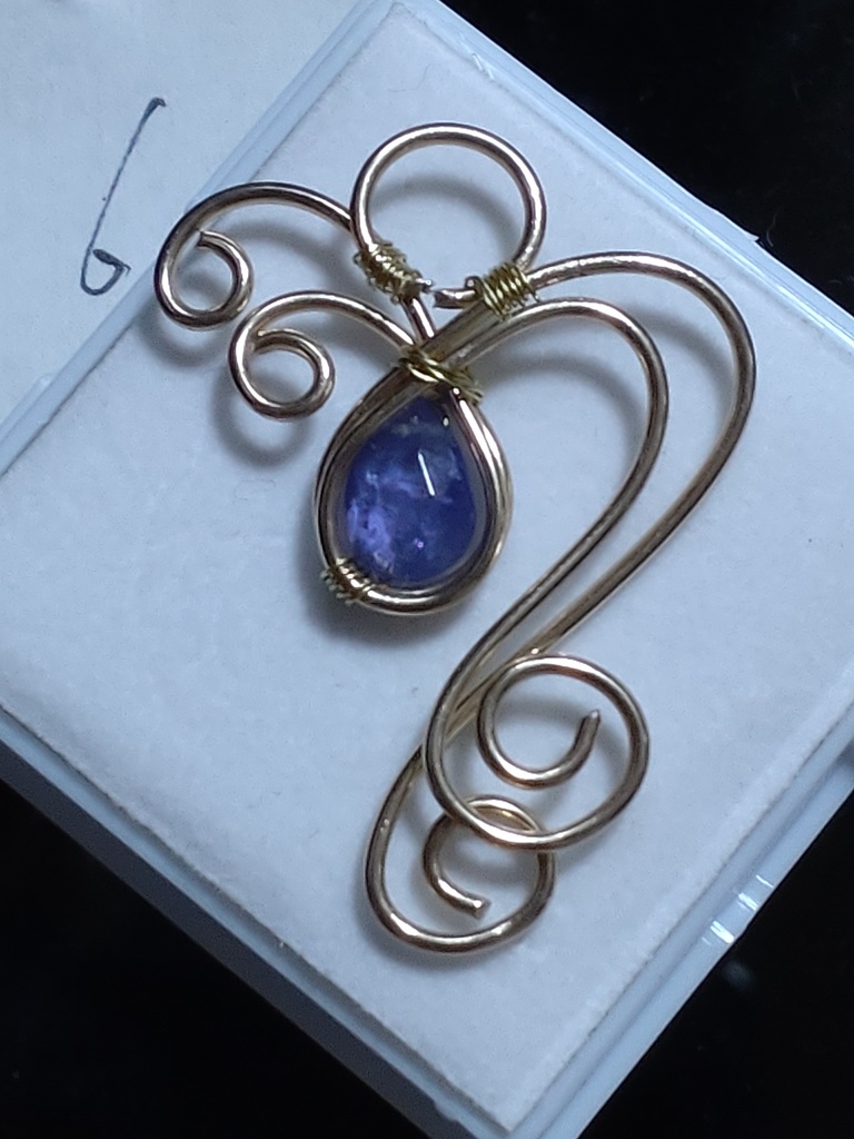 タンザナイトネックレス