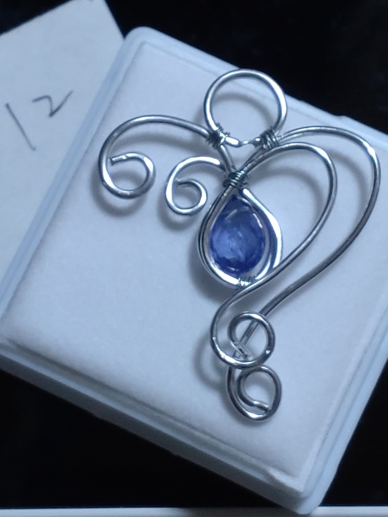 タンザナイトネックレス