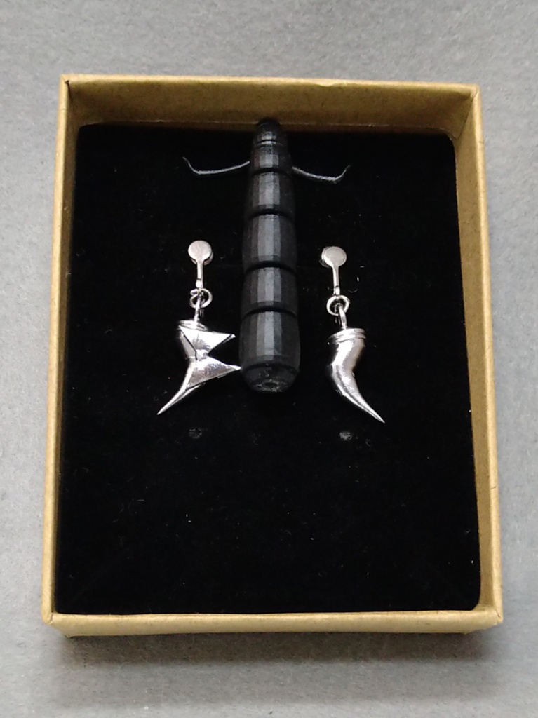 【非公式】桐生ココイメージ 角アクセサリー 専用スタンド付【数量限定】