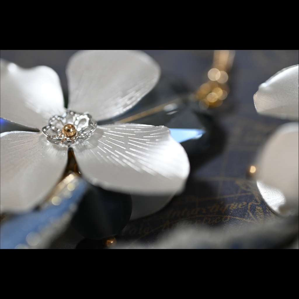 雨上がりの散歩道/イヤーオブジェ