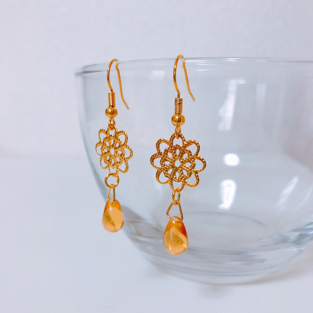 しずくと花のピアス【送料無料】