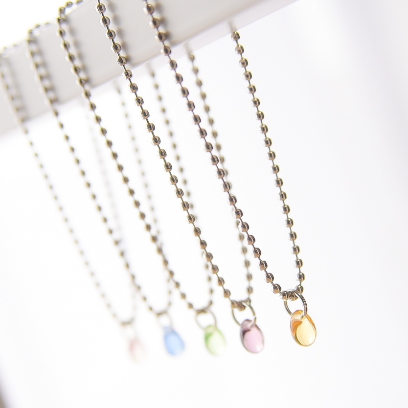 【5色】涙型ビーズネックレス