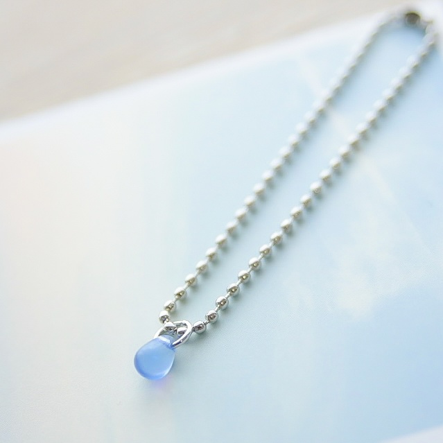 【5色】涙型ビーズネックレス