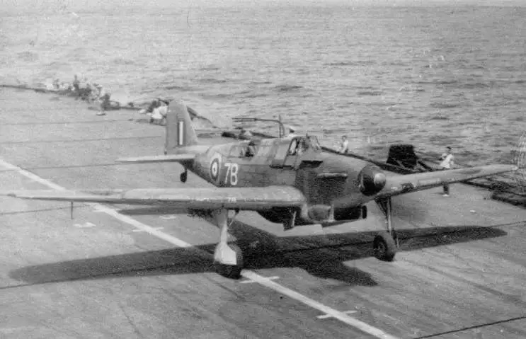 1/700 フェアリー フルマーは (翼展開状態)