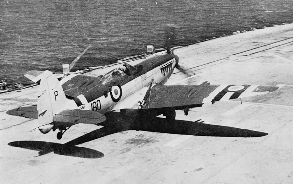 シーファイア FR Mk.47 (翼展開状態)