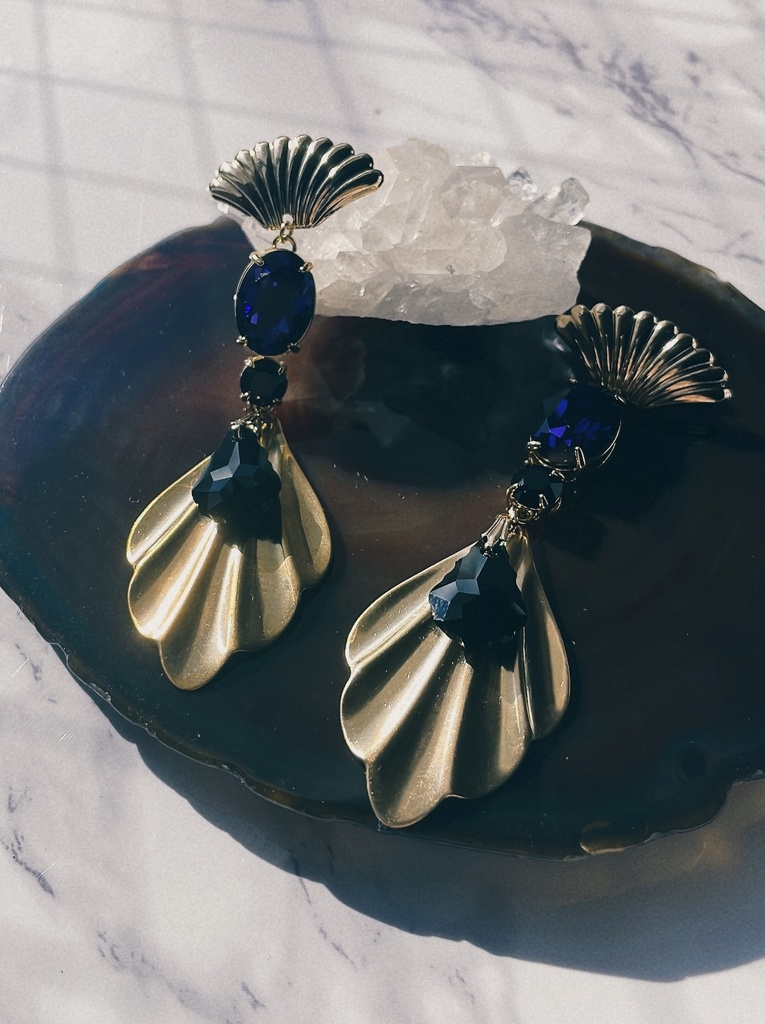 ツイステ タピ・ルージュ ヴィルイメージピアス