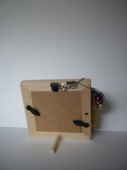 鬼神導士缶バッチ和文字  スタンド額セット