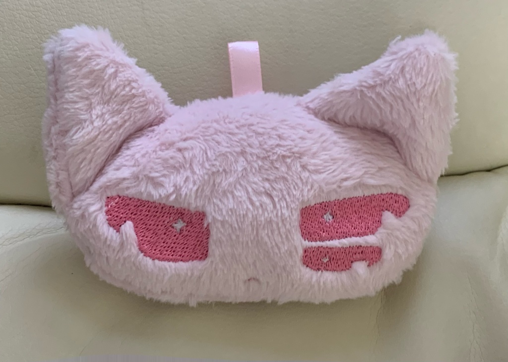 三つ目ネコのぬいぐるみ　金具付