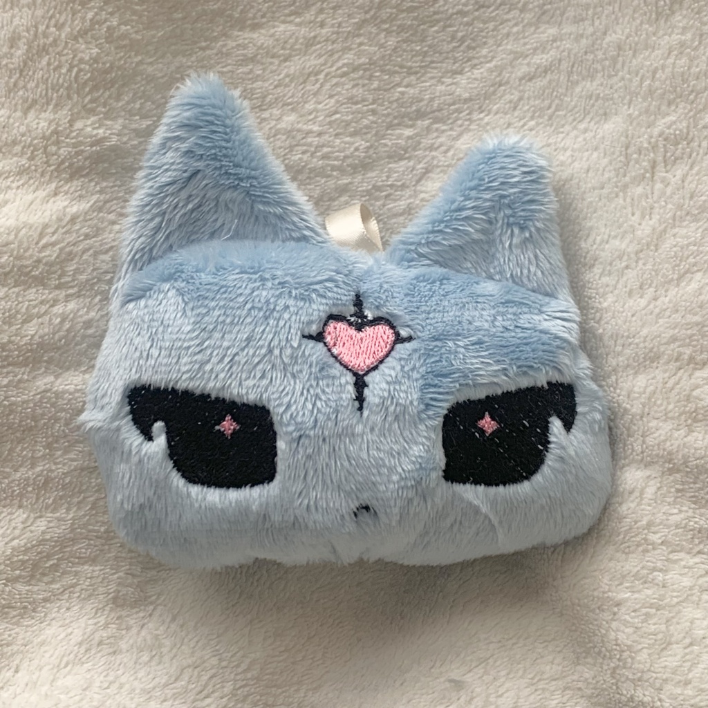 クロス水色ネコちゃん