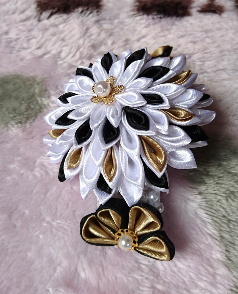 【鶴丸モデル】つまみ細工バレッタ