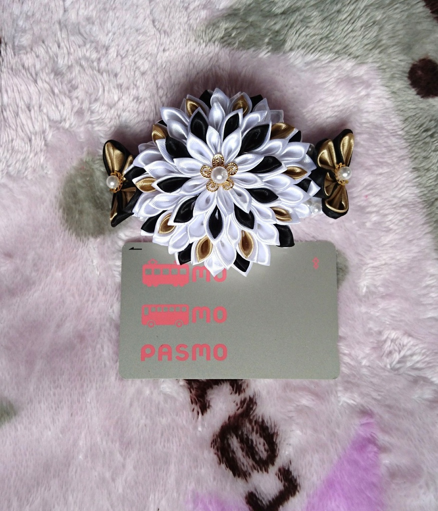 【鶴丸モデル】つまみ細工バレッタ