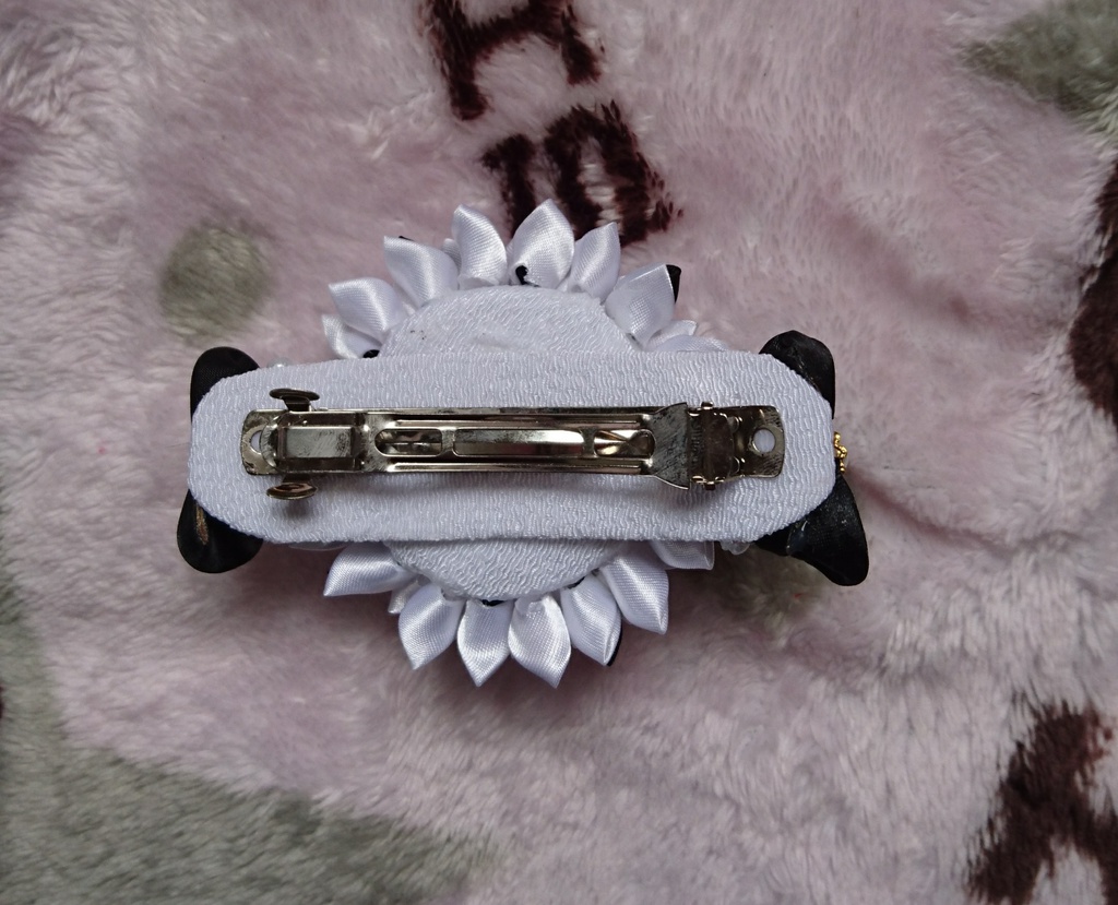 【鶴丸モデル】つまみ細工バレッタ