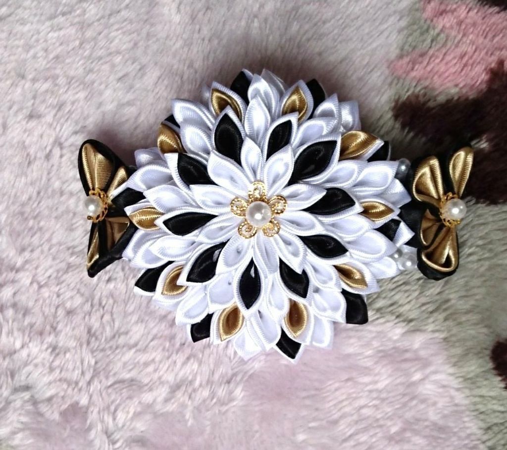 【鶴丸モデル】つまみ細工バレッタ