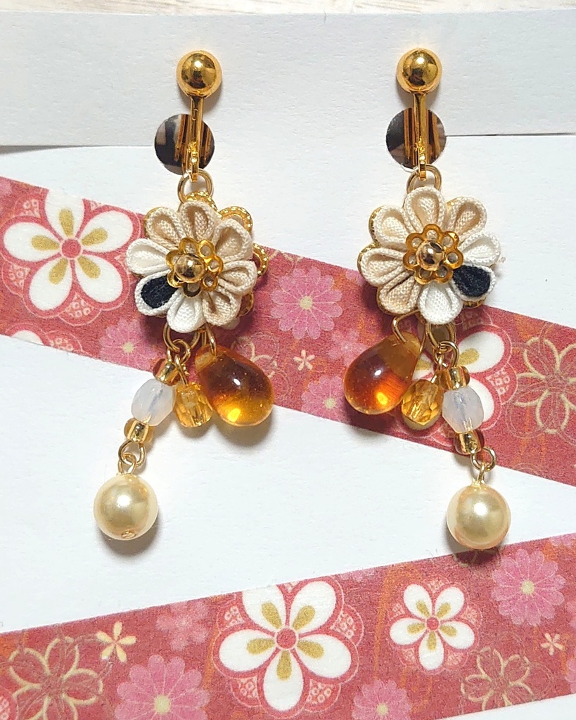 【三条源氏山姥切天江戸】つまみ細工ピアス・イヤリング